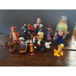 Disney PVC Figure Lot Pluto Tigger Mickey Mr Incredible Clara Chicken Little‎